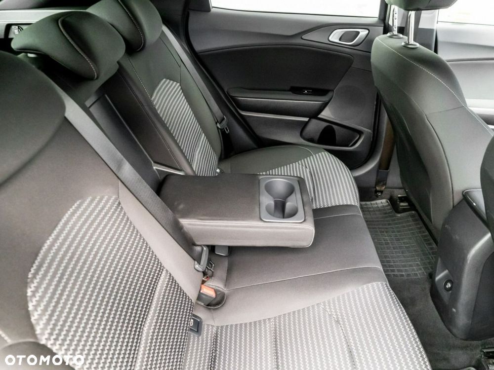 Kia XCeed 1.5 T-GDI M - 23