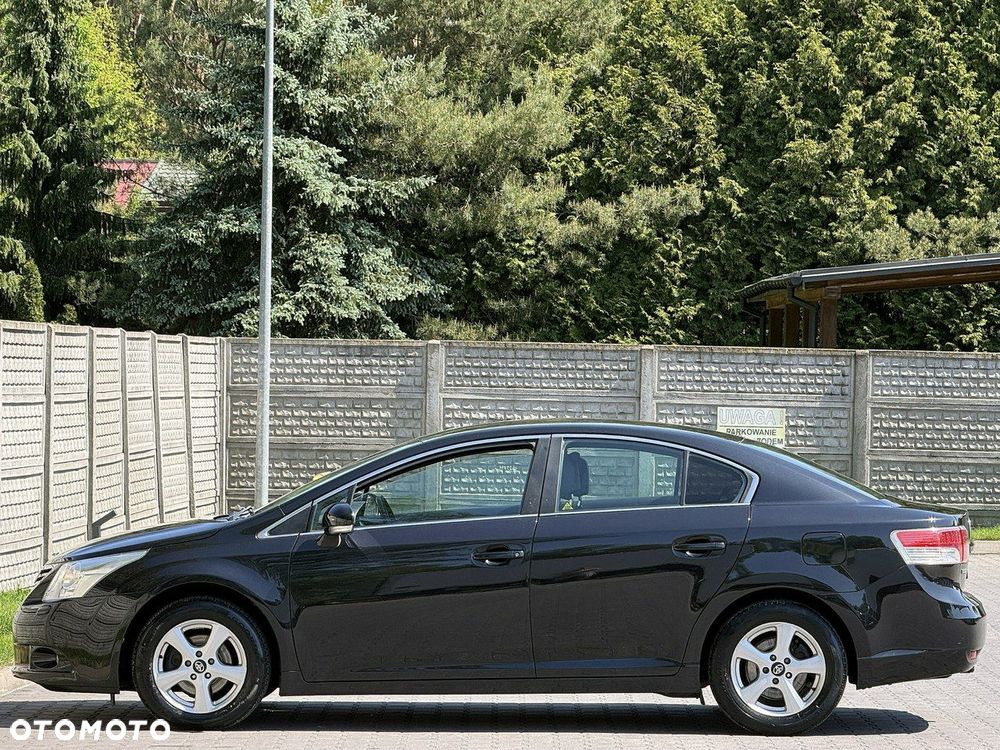 Toyota Avensis 1.8 Sol - 35