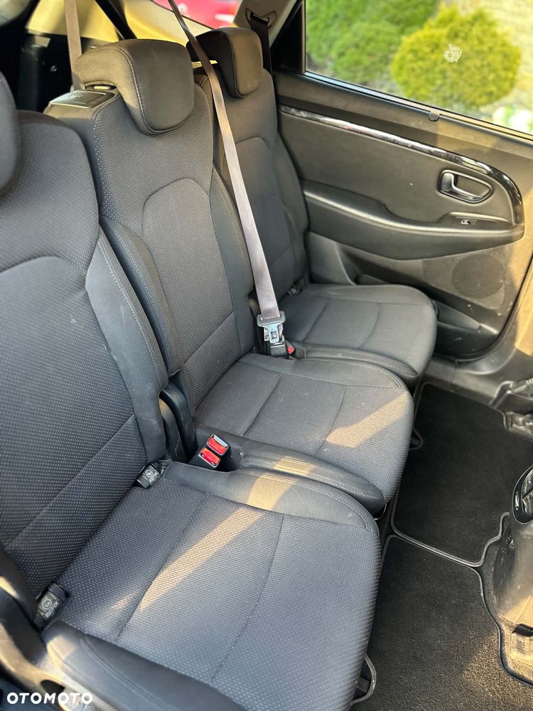 Kia Carens - 7
