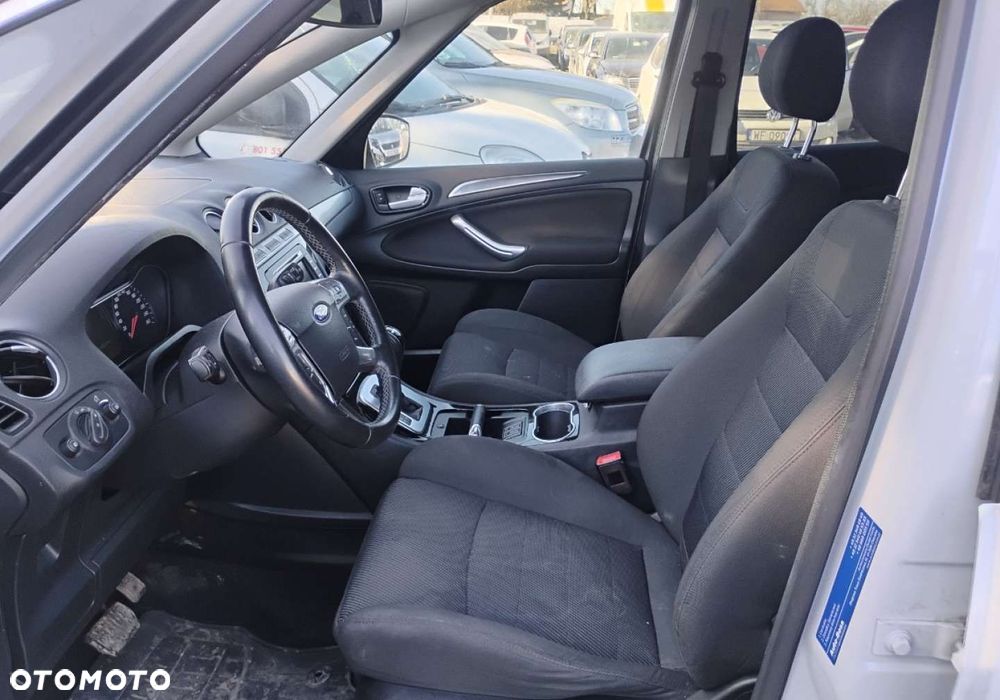 Ford S-Max - 9