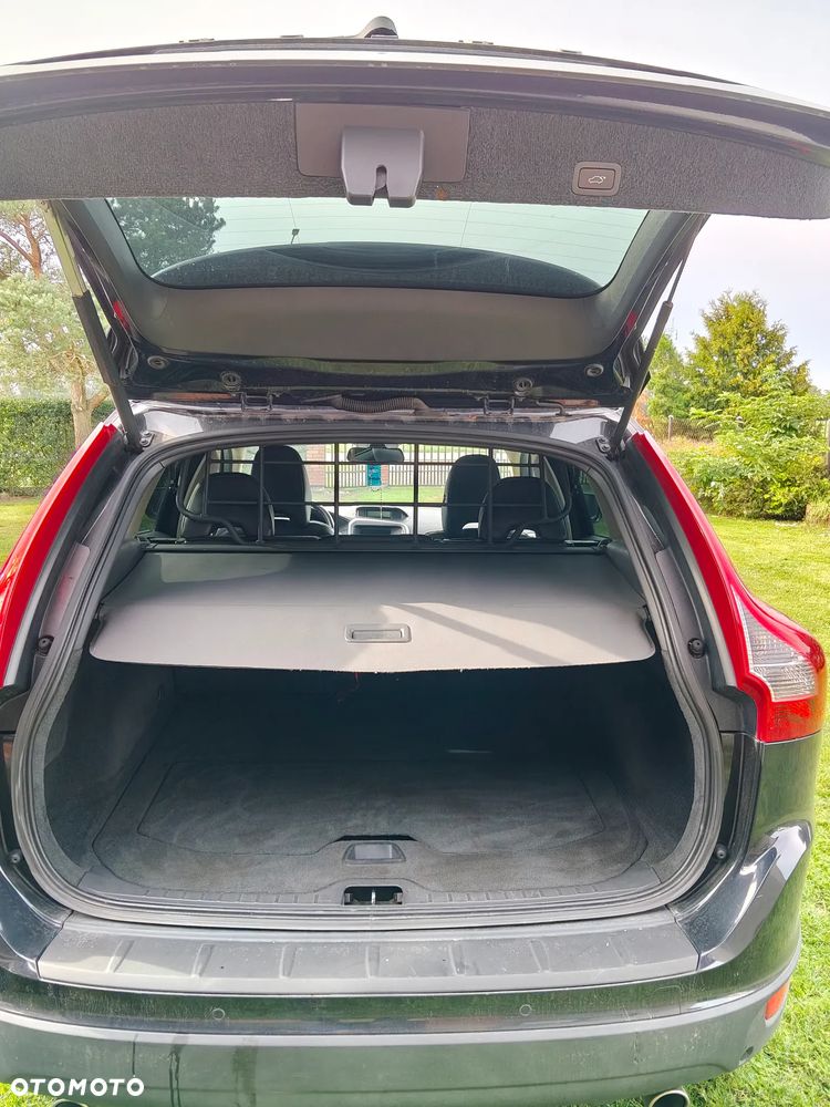 Volvo XC 60 D5 AWD - 4