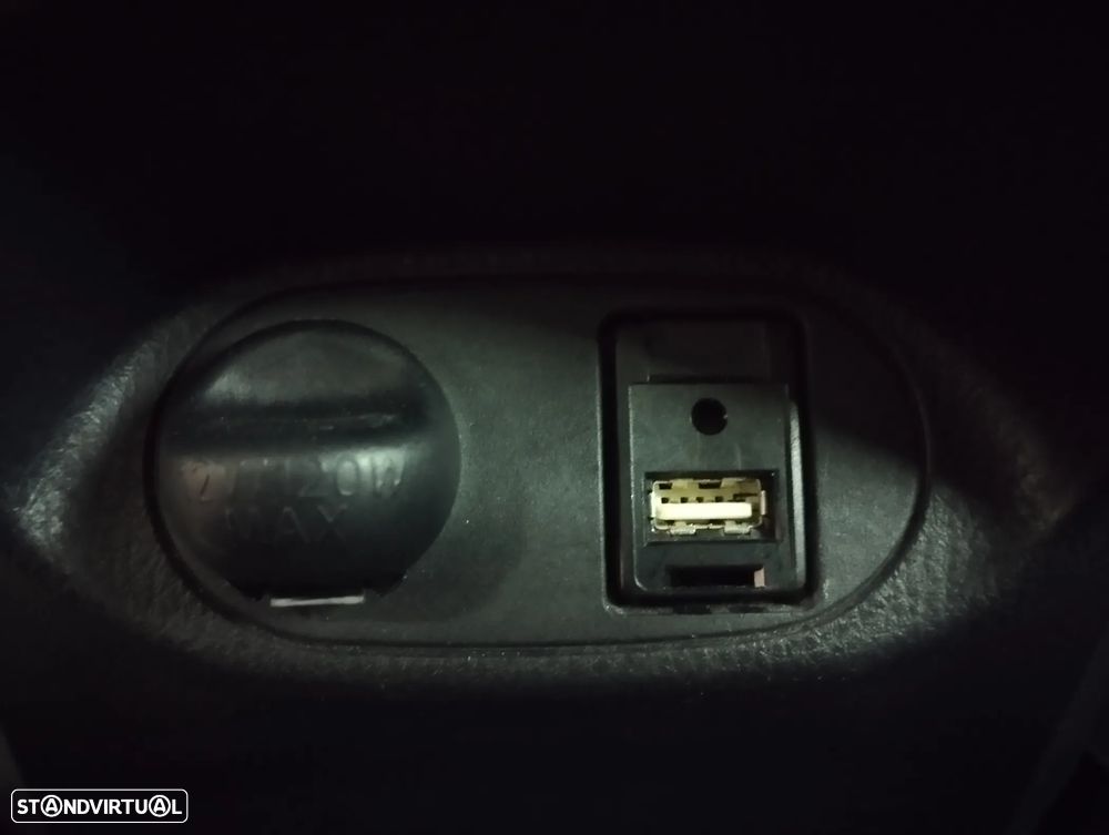 Toyota Yaris 1.0 VVT-i Comfort — fotografia 28