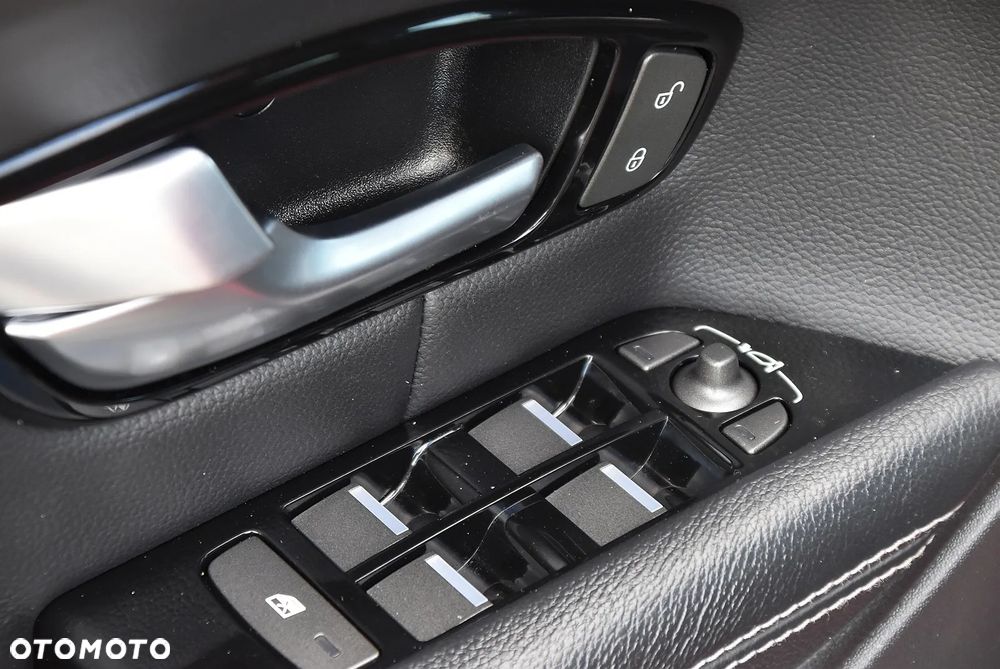 Land Rover Range Rover Evoque - 26
