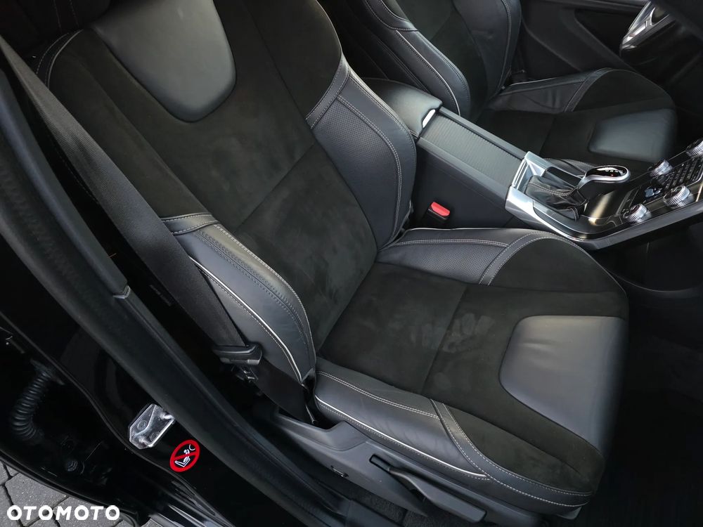 Volvo V60 D3 Geartronic R-Design - 22