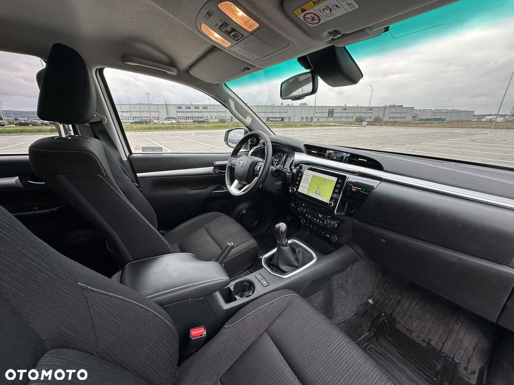 Toyota Hilux 2.8 D-4D Double Cab SR5 4x4 - 20