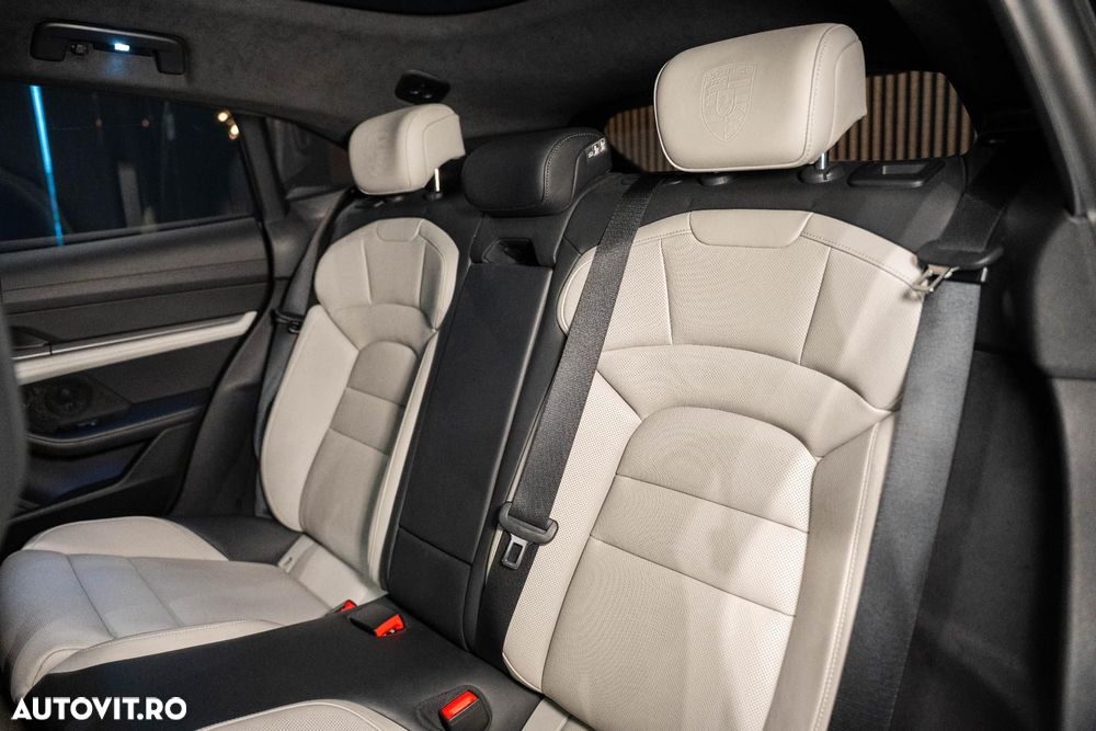 Porsche Taycan 4S - 29