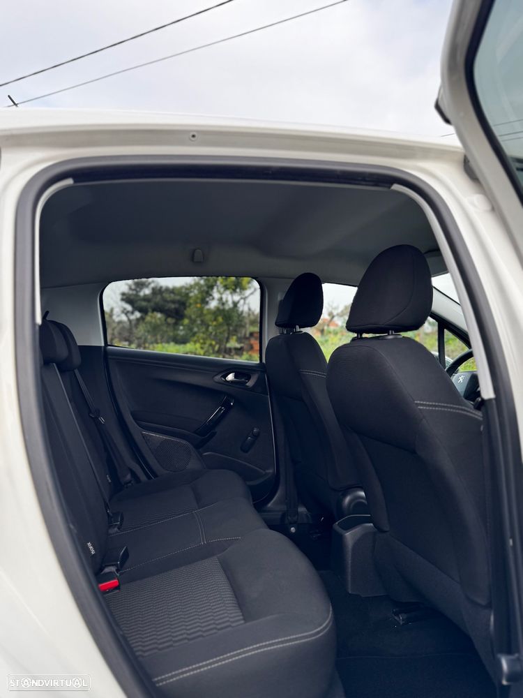 Peugeot 208 1.4 HDi SE Style - 8
