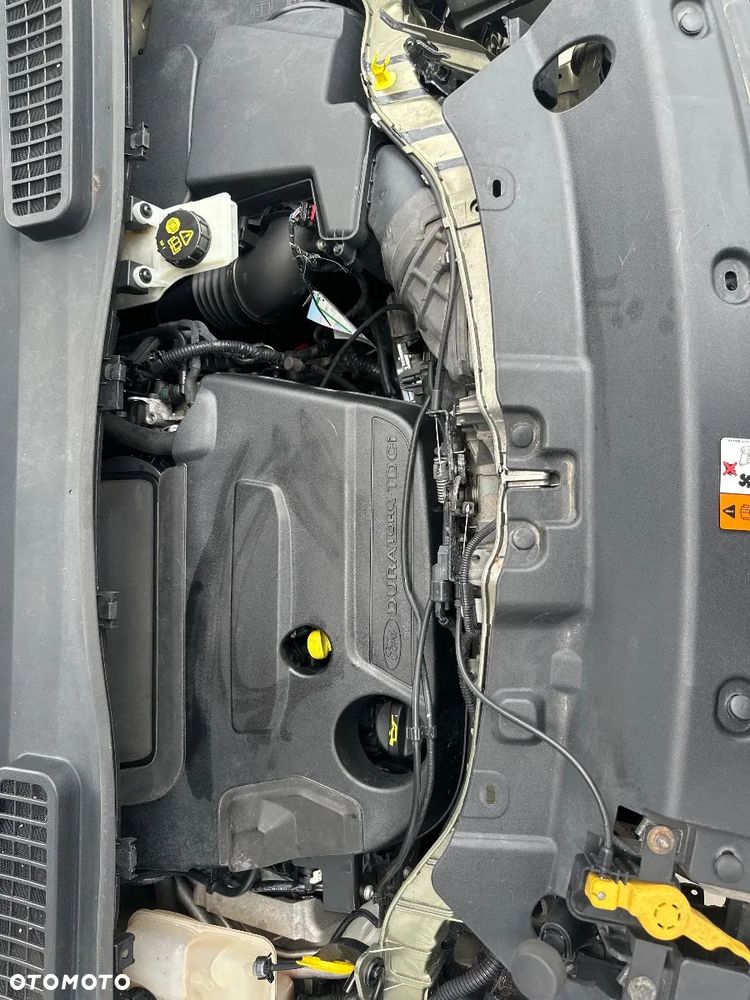 Ford Kuga - 5