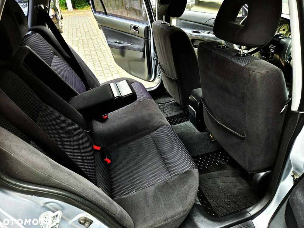 Mitsubishi Lancer - 9