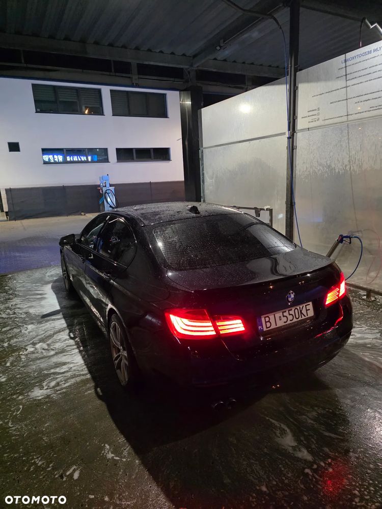 BMW Seria 5 528i xDrive Sport-Aut - 29