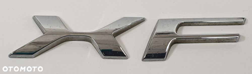 LOGO EMBLEMAT ZNACZEK NAPIS JAGUAR XF X250 - 1