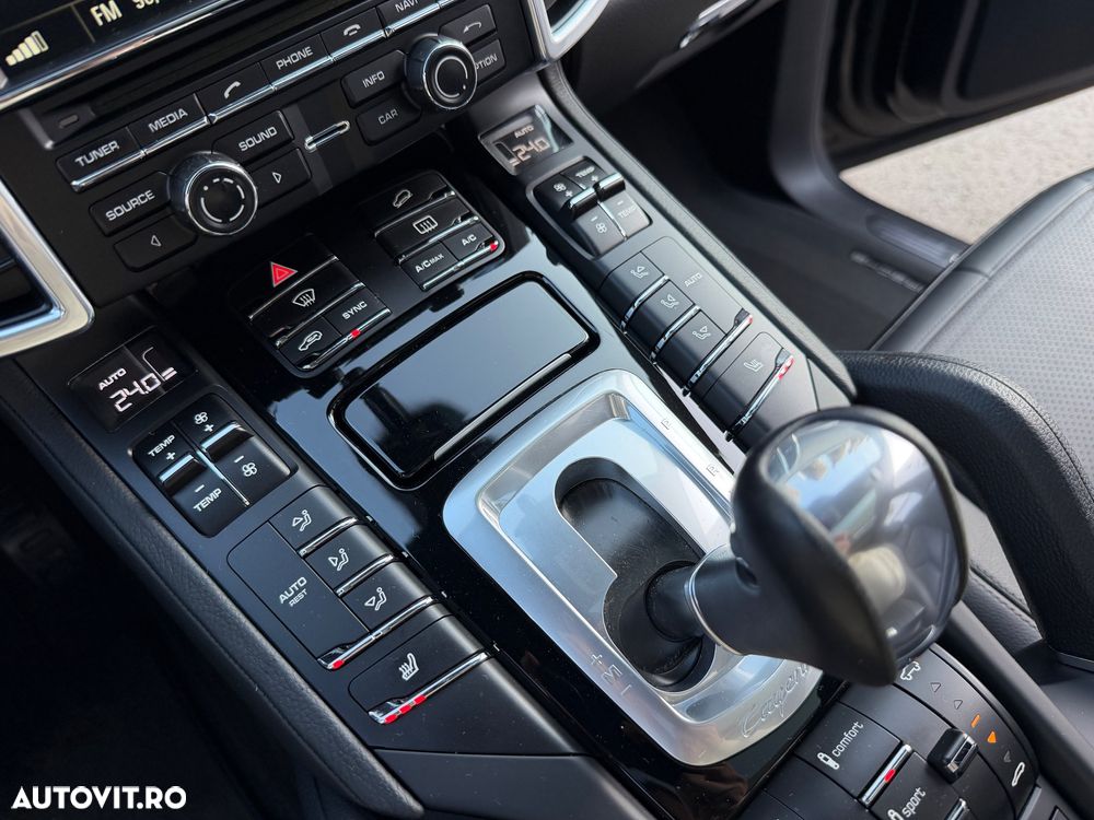 Porsche Cayenne Platinum Edition - 38