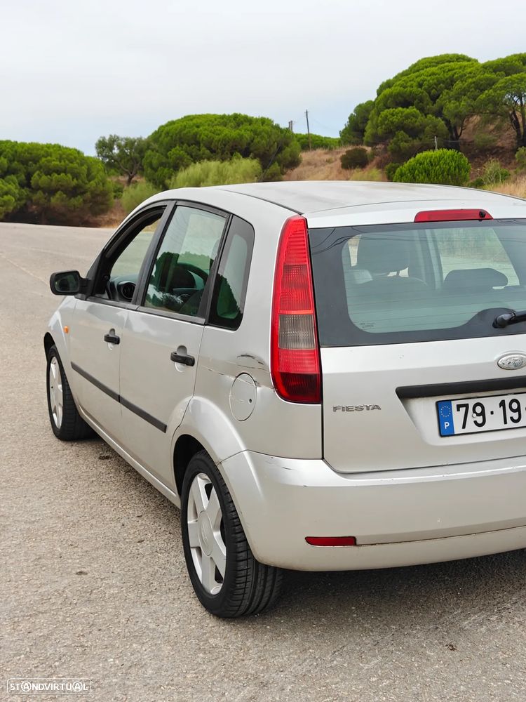 Ford Fiesta 1.4 TDCi Ambiente - 3