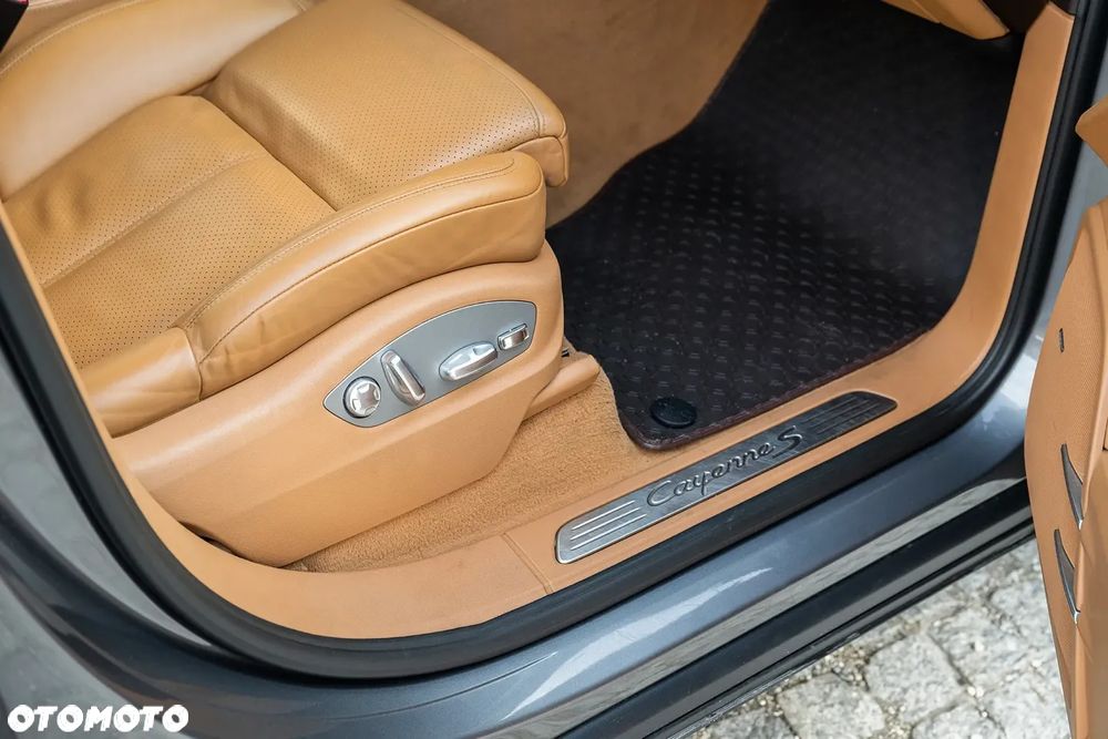 Porsche Cayenne S - 13