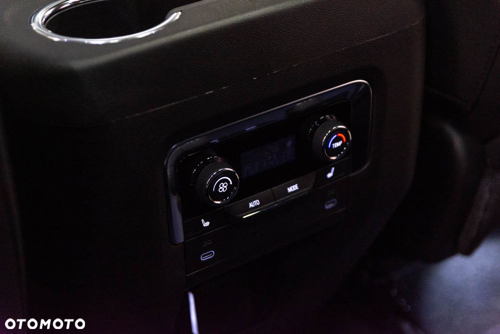 Chevrolet Tahoe - 29