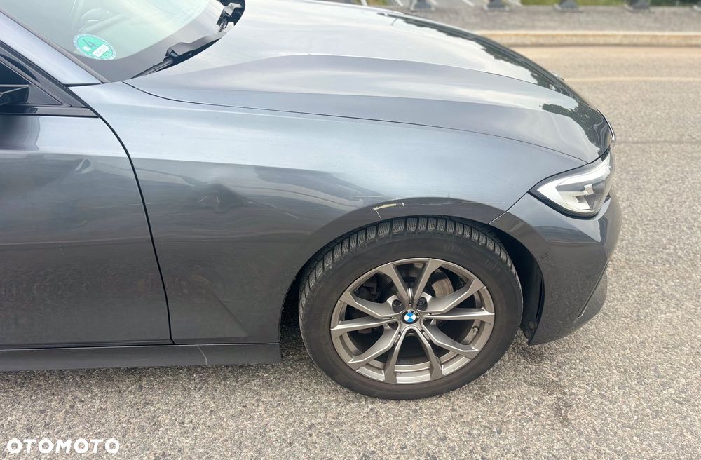 BMW Seria 3 318d Sport Line Shadow - 12