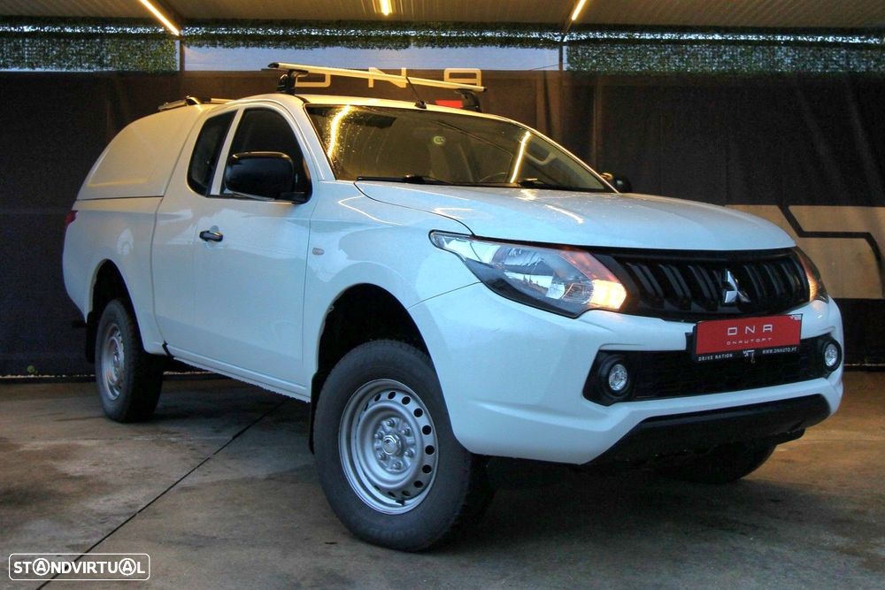 Mitsubishi L200 2.4 DI-D CD Space Cab 3L Instyle Sportbox 4WD - 1