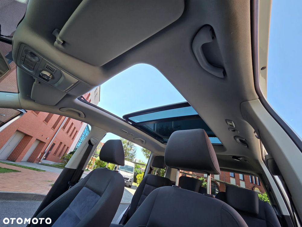 Volkswagen Touran 1.6 TDI DPF BlueMotion Technology DSG Highline - 37