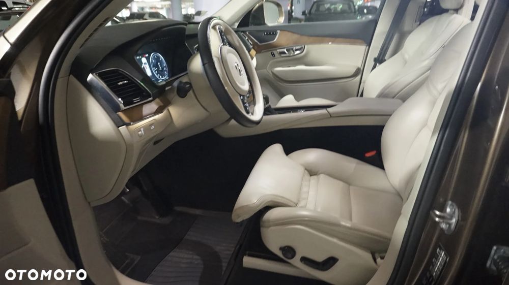 Volvo XC 90 D5 AWD Inscription - 17