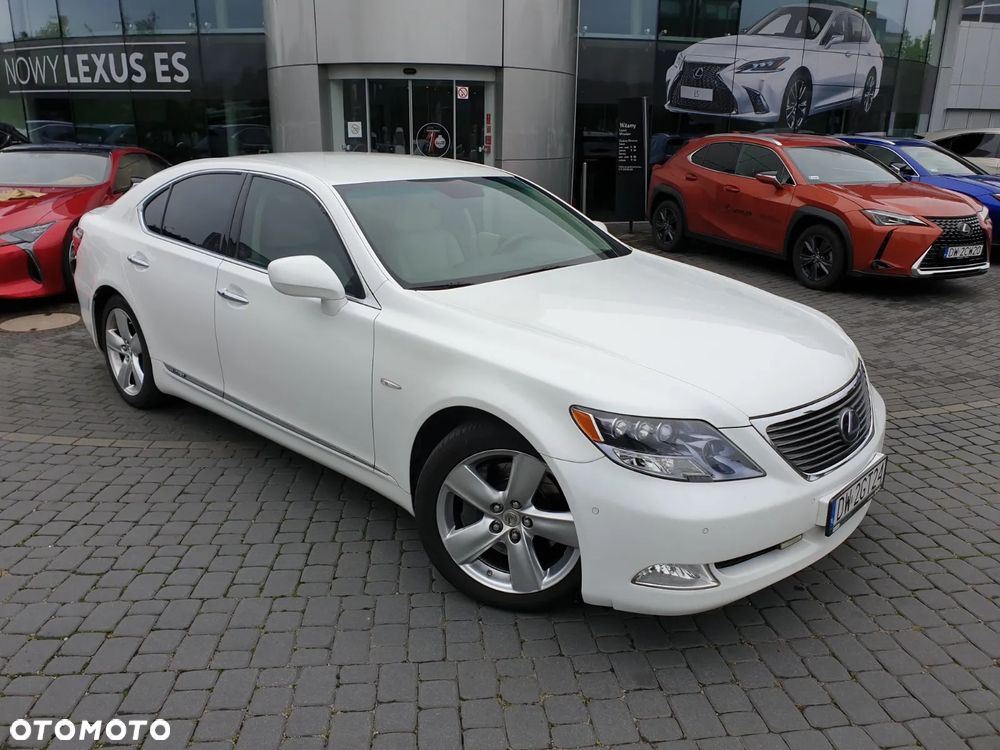 Lexus LS 600h Elegance - 34