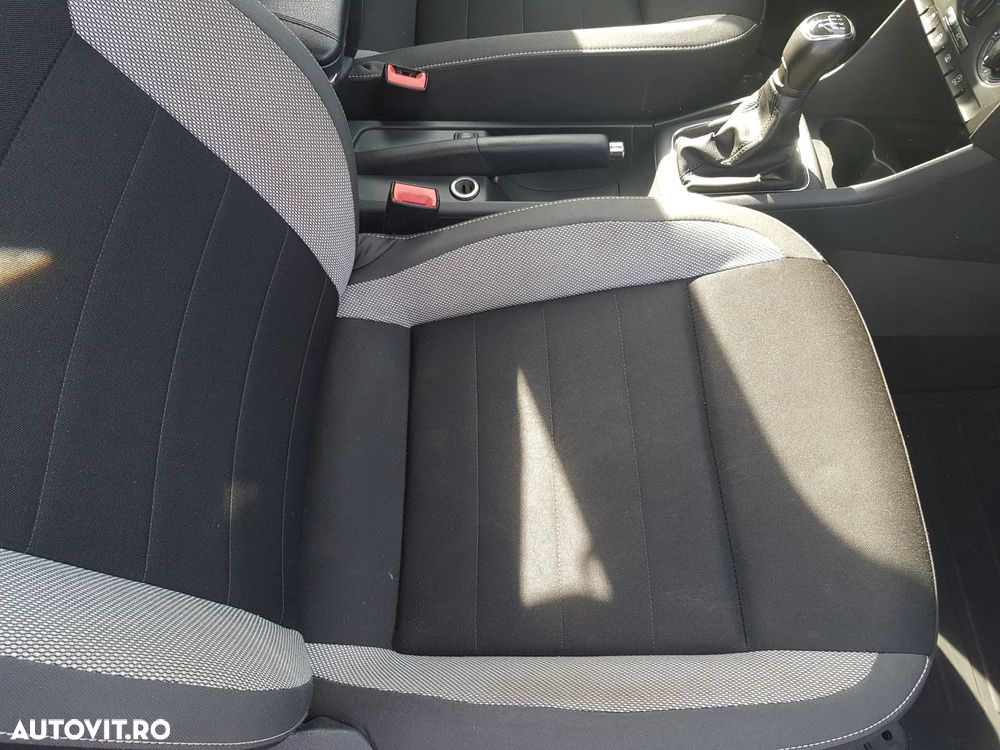 Skoda RAPID 1.6 TDI Ambition - 14