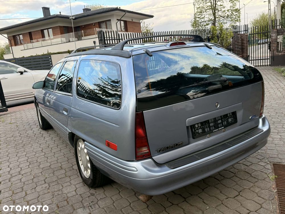 Ford Taurus Estate 3.8 LX - 6