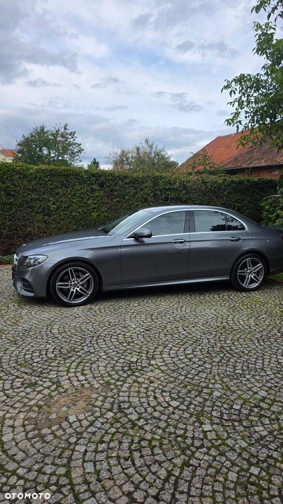 Mercedes-Benz Klasa E 220 d 4-Matic 9G-TRONIC - 19