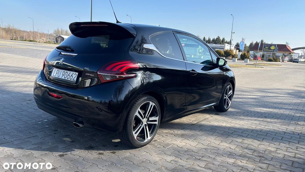 Peugeot 208 - 11