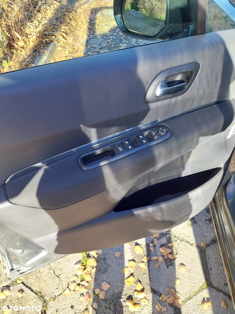 Peugeot 3008 1.6 HDi Access - 4