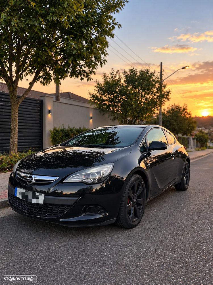 Opel Astra Gtc 2012 photo 2