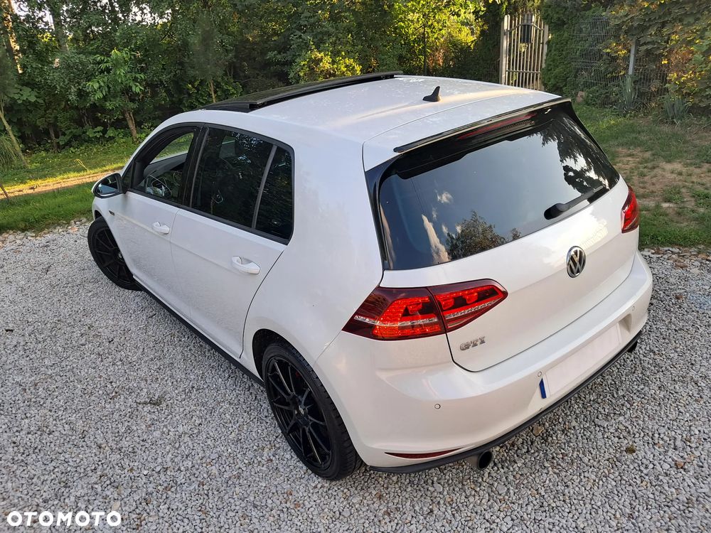 Volkswagen Golf - 9