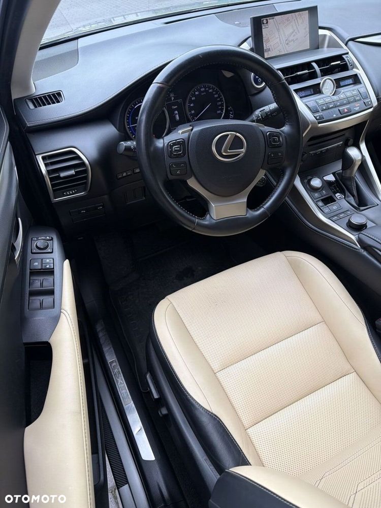 Lexus NX 300h Comfort AWD - 10