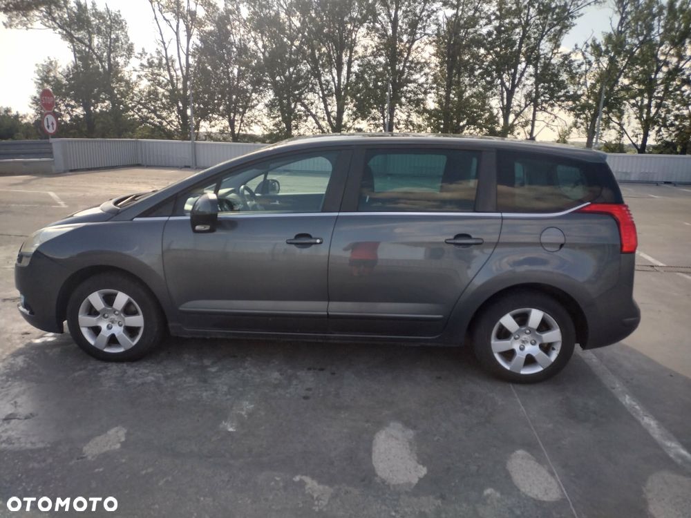 Peugeot 5008 - 9