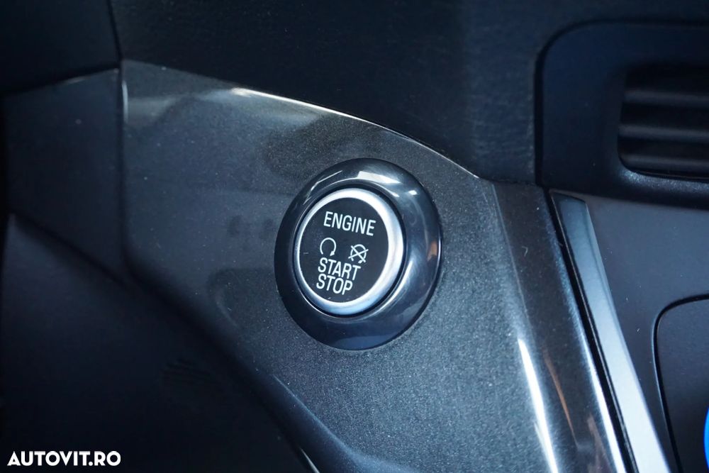 Ford Kuga 2.0 TDCi 4WD Powershift ST-Line - 21