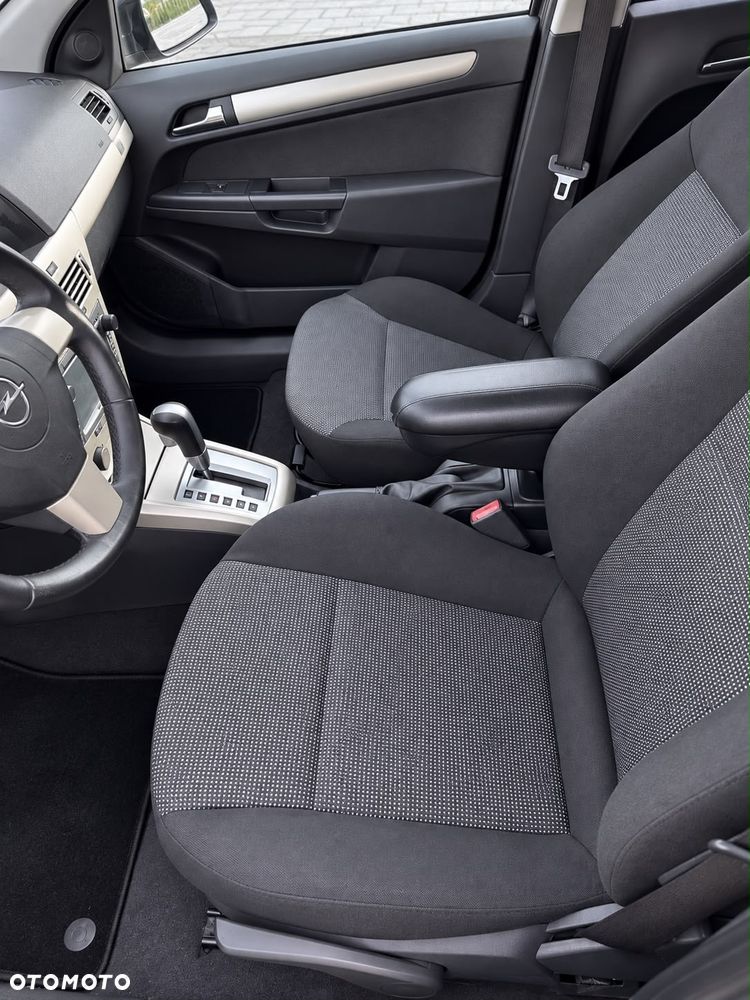 Opel Astra 1.9 CDTI DPF Automatik Cosmo - 17