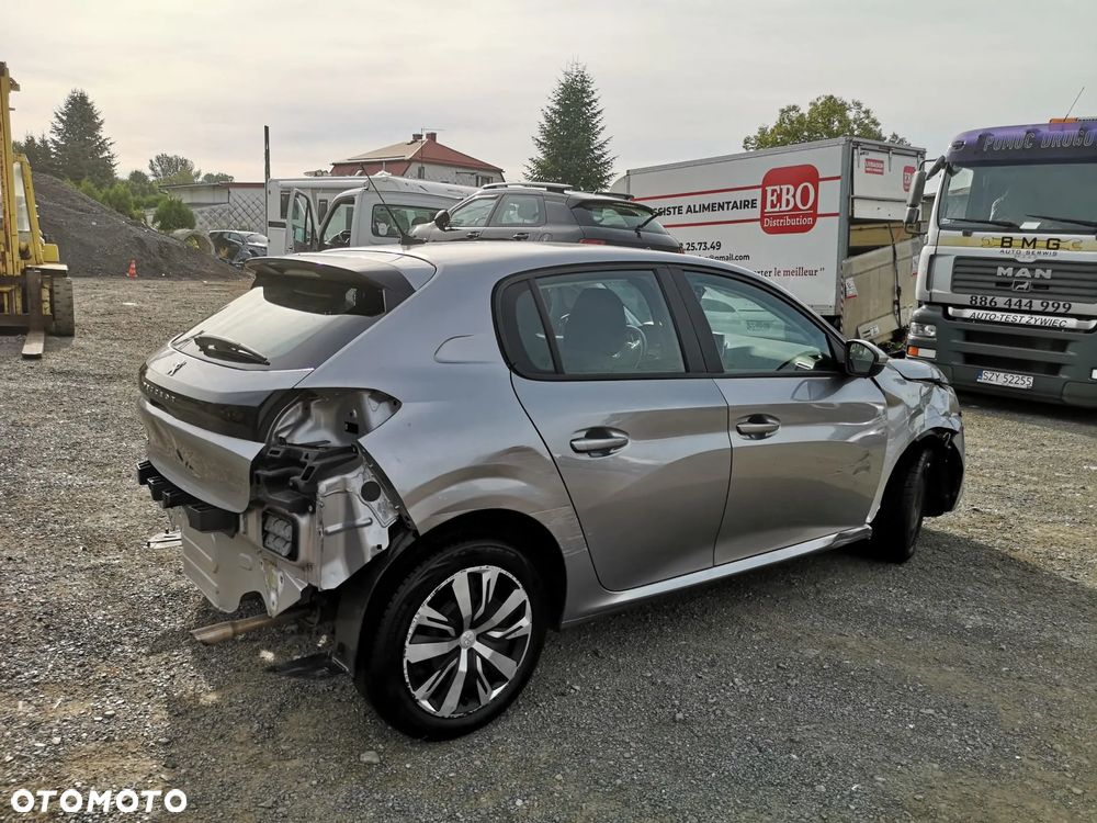 Peugeot 208 - 32