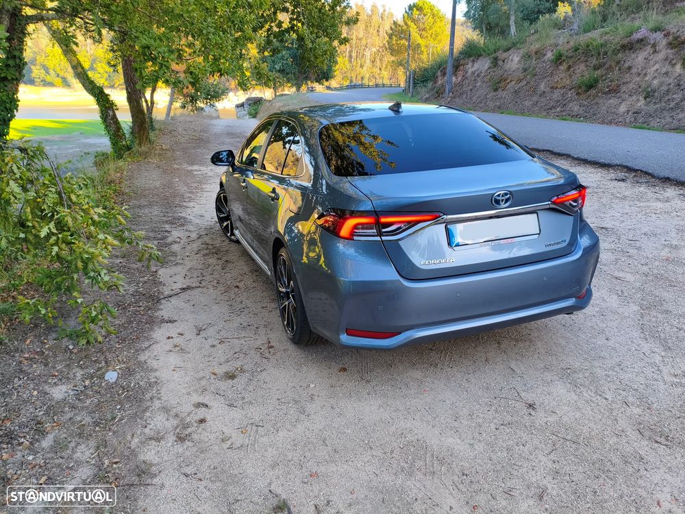 Toyota Corolla SD 1.8 Hybrid Luxury - 3
