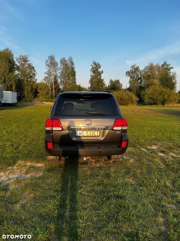 Toyota Land Cruiser - 4