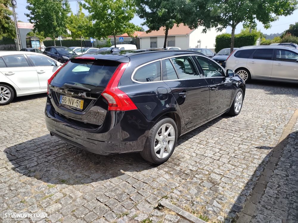 Volvo V60 1.6 D2 Drive Momentum Start/Stop - 11