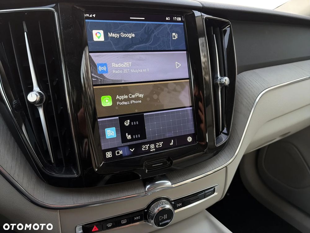 Volvo XC 60 B4 D Plus Bright - 25