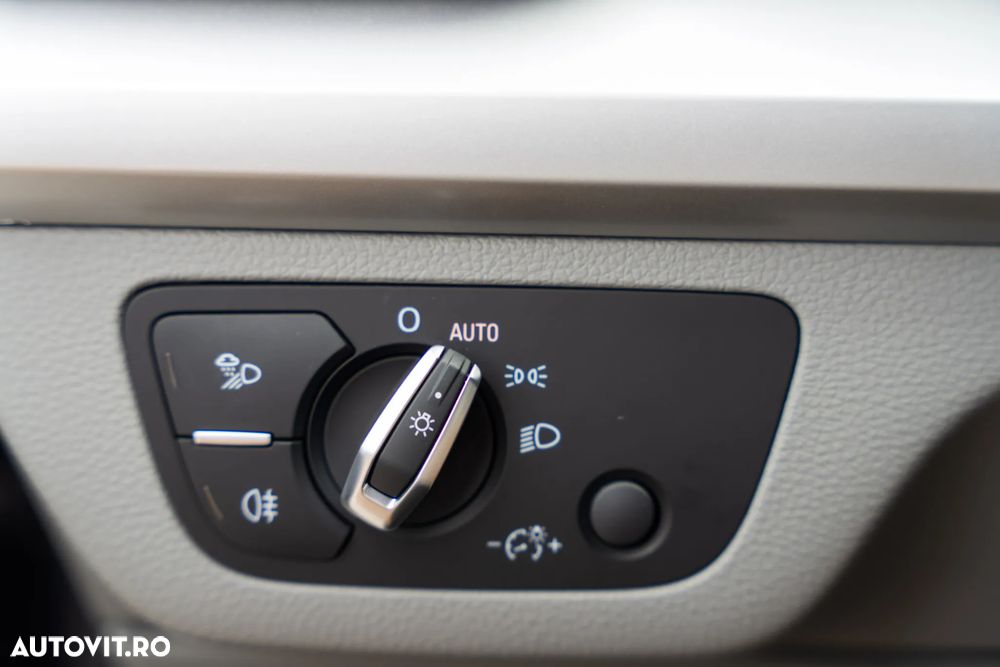 Audi Q5 40 TDI quattro S tronic S line business - 38