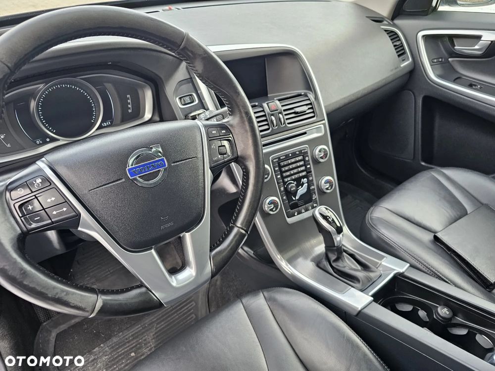 Volvo XC 60 D5 AWD Geartronic Summum - 7