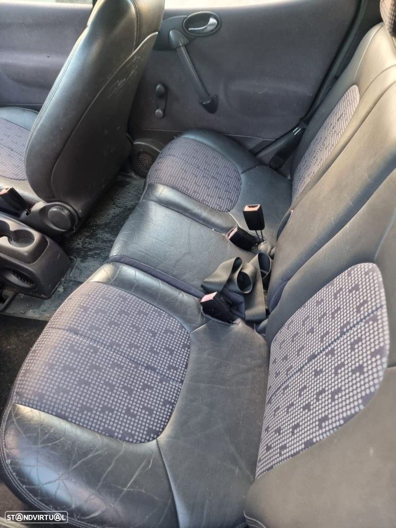 Mercedes Classe A140 (W168) 1.4i de 2000 (PLASTICOS DE TABLIER VENDIDOS) disponí... - 7