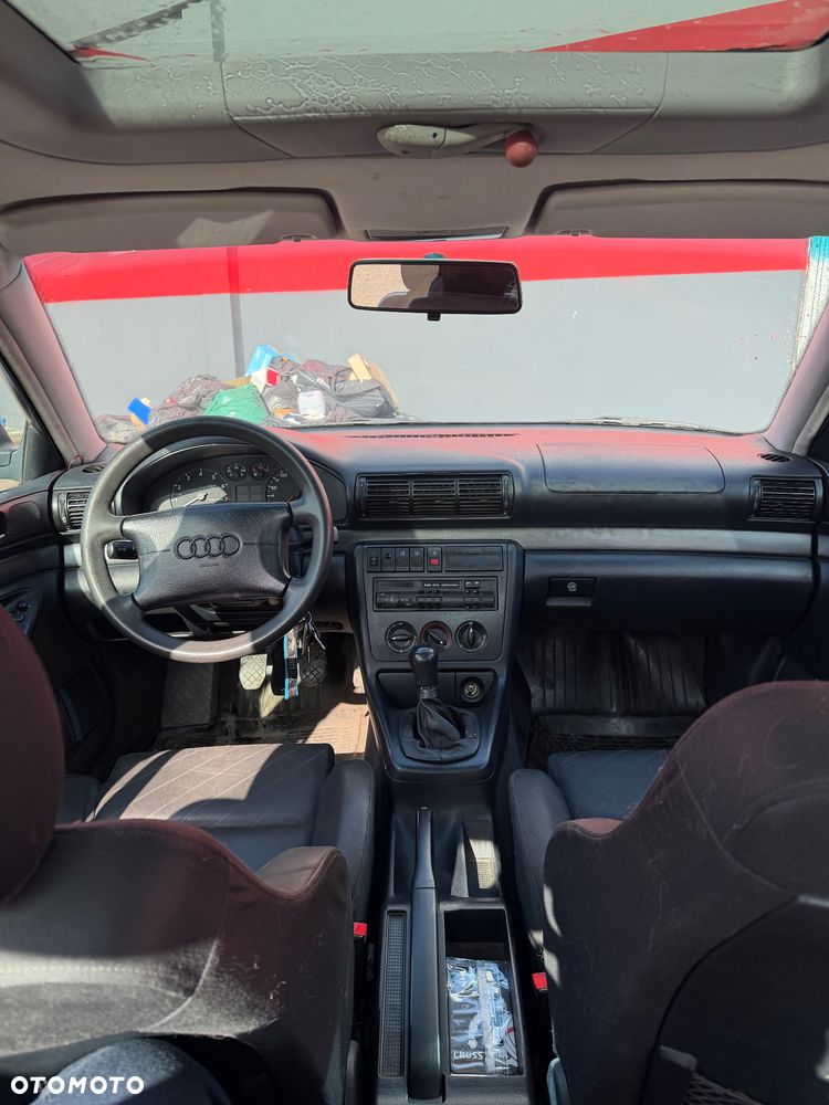 Audi A4 Limousine 1.6 - 5