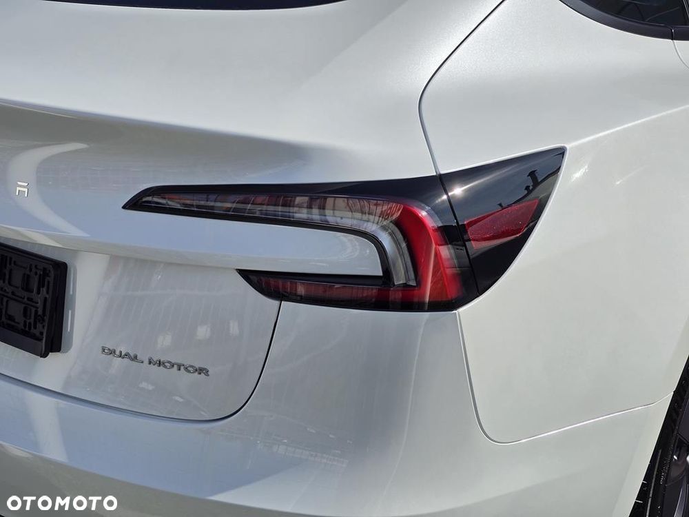 Tesla Model 3 Long Range AWD - 24