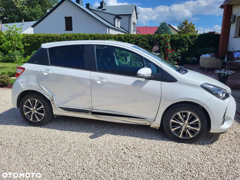Toyota Yaris 1.5 Premium - 10