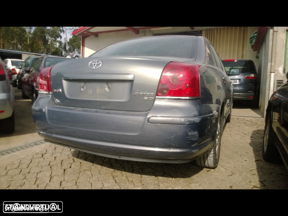 Traseira / Frente /Interior Toyota Avensis 2006 - 2