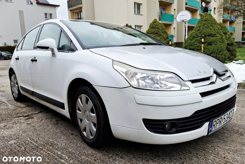 Citroën C4 1.6 16V Magic - 1