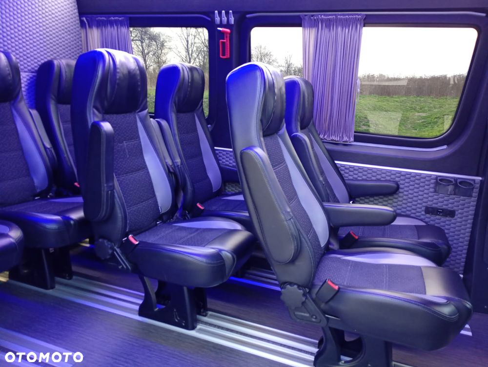 Mercedes-Benz Sprinter 907.223 - 5