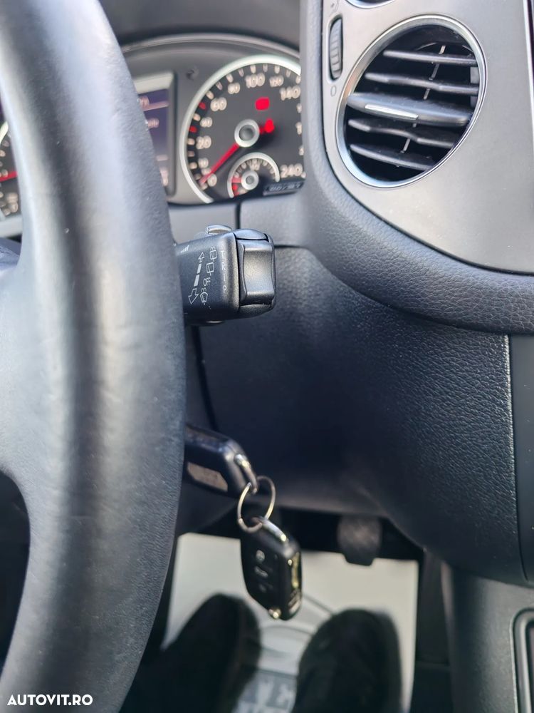 Volkswagen Tiguan 2.0 TDI DPF BlueMotion Technology Sport & Style - 15